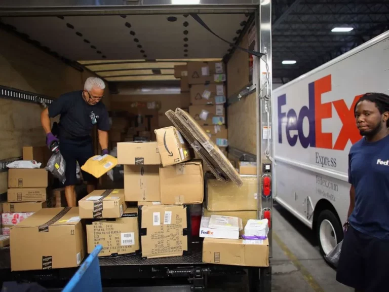 How Does FedEx Do Ground Shipping?