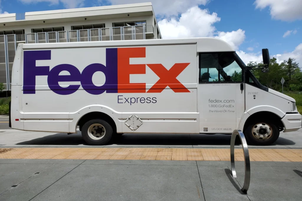 Does FedEx International Clear Customs?