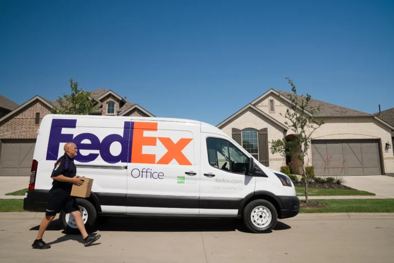 Does FedEx Charge Customs Fees?
