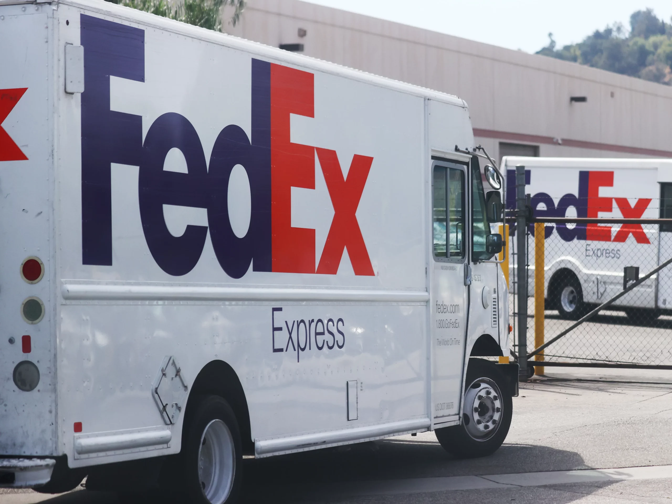Does FedEx Deliver on Sunday?