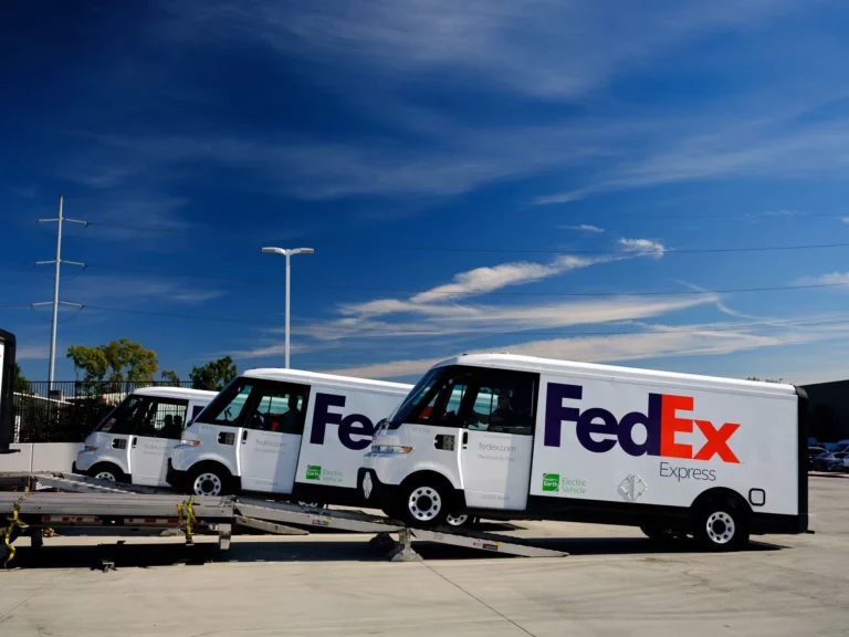 What Does FedEx in Transit Mean?