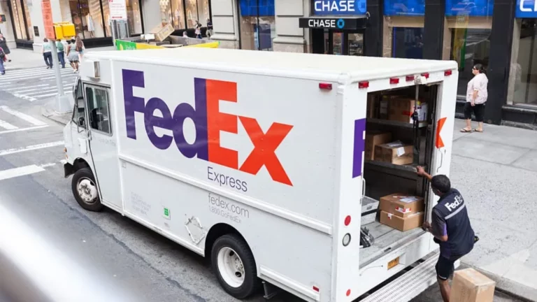 How Do I Use FedEx Door Tag?
