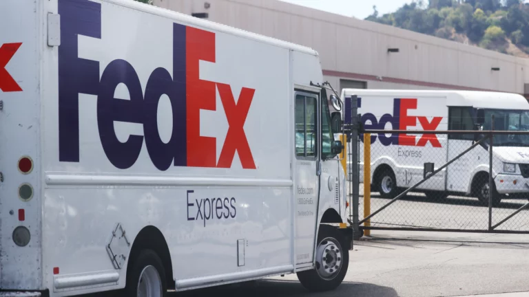 Does FedEx Have GPS Tracking in their Trucks?