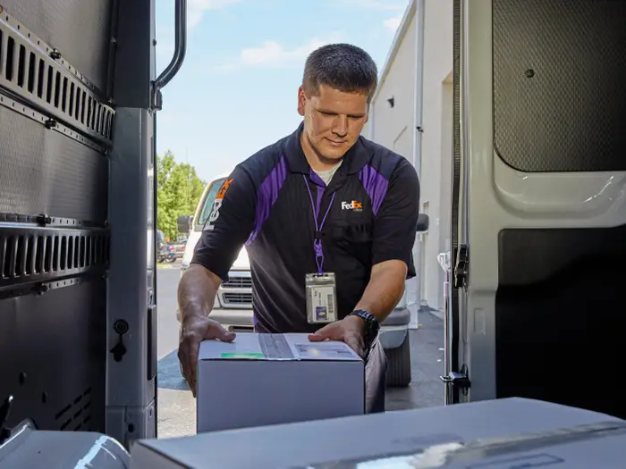How Do I Install the FedEx Ship Manager Client?