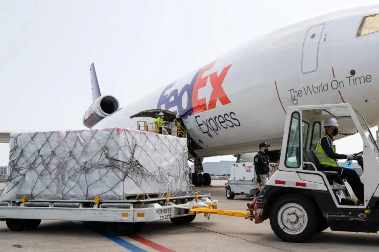 What Documents are Needed for FedEx International Shipping?