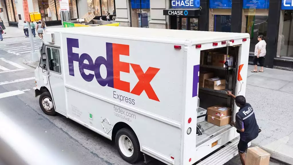 How Long Does FedEx Commercial Delivery Take?