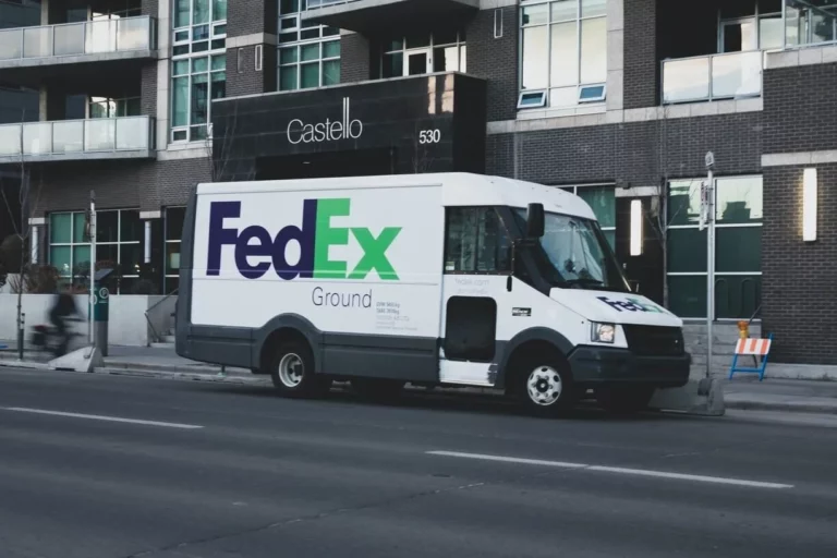 Does FedEx Hold Packages Until the Estimated Delivery Date?