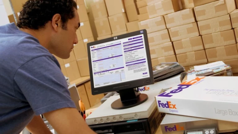 How are FedEx Rates Calculated?