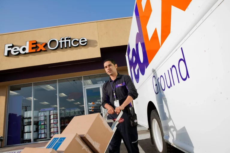 FedEx Mailing Box: Sustainable Shipping Solutions