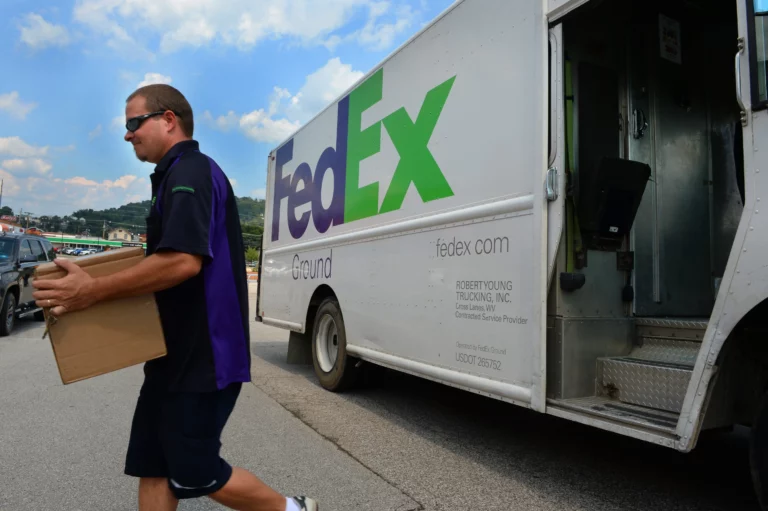 How to Track FedEx Truck and Monitor Your  Package Delivery